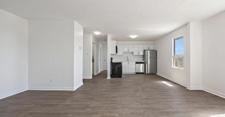 305 Buena Vista Avenue, Oshawa, ON, L1J 2M6 - 3