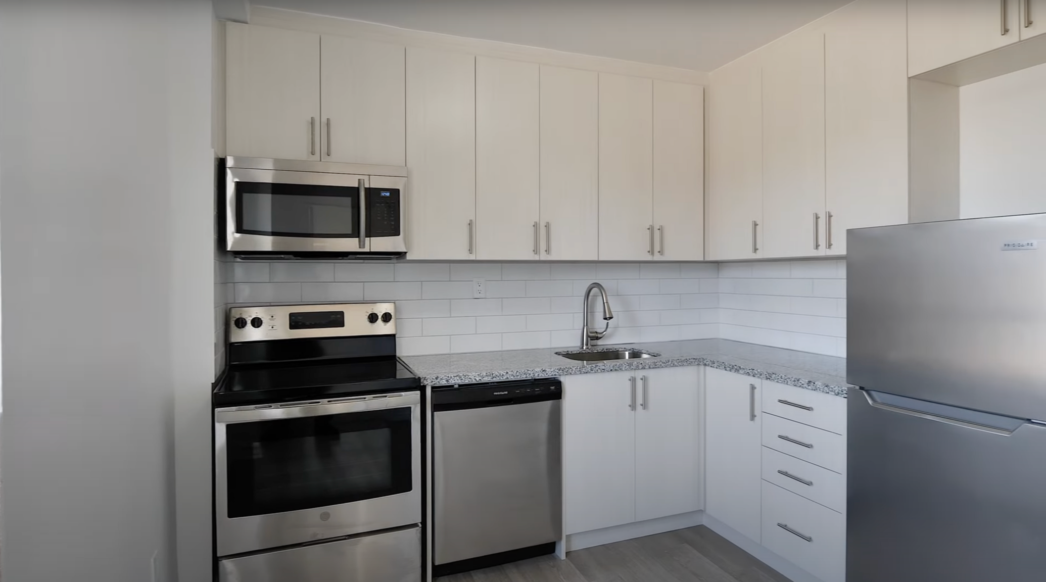 168 Grange Avenue, Toronto, ON, M5T 1E3 - 2