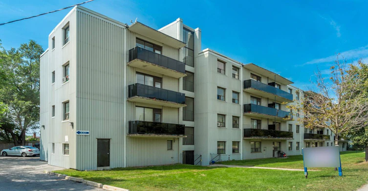 3250 Keele Street, Toronto, ON, M3M 3C5 - 5