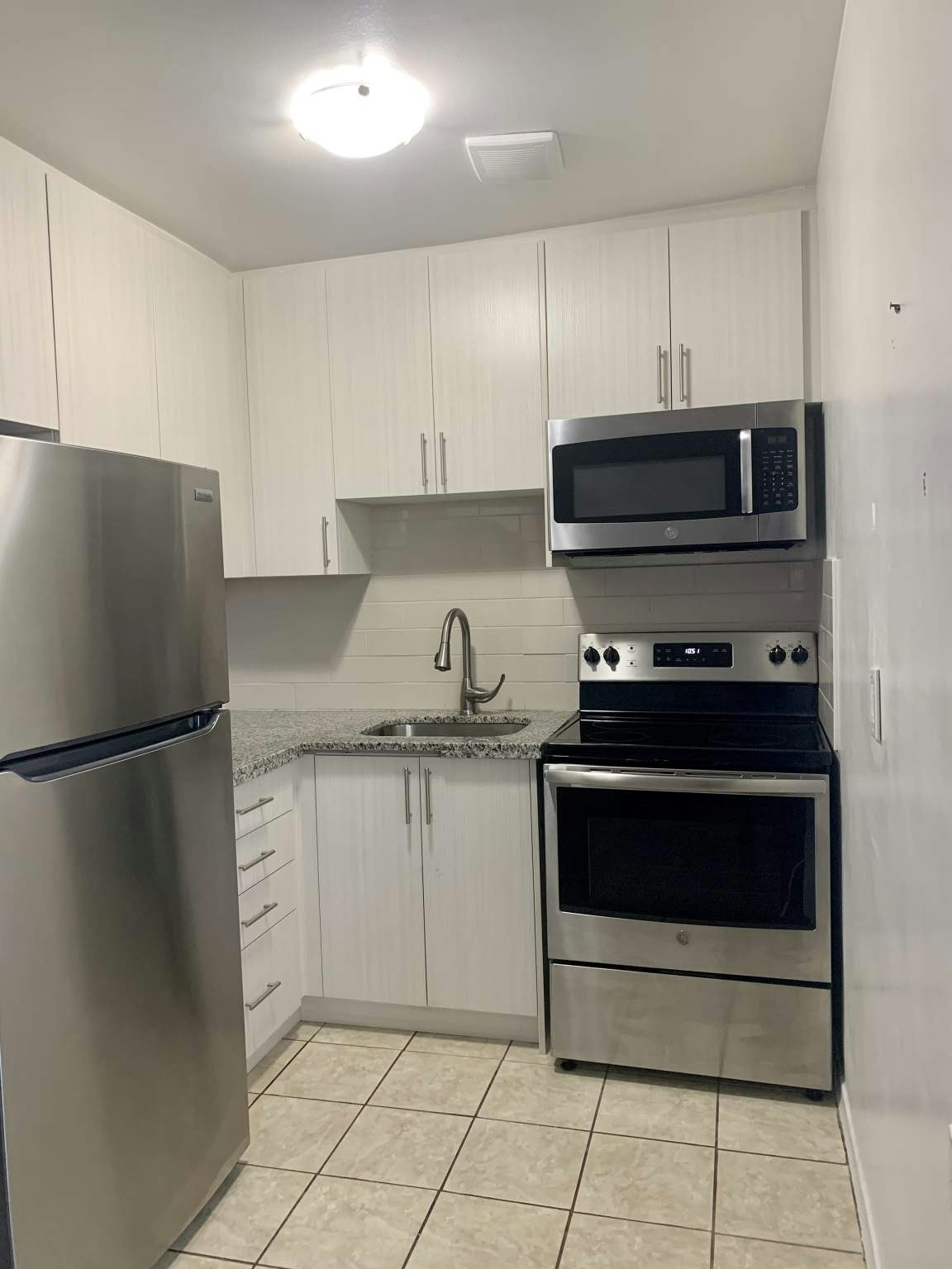 3250 Keele Street, Toronto, ON, M3M 3C5 - 2
