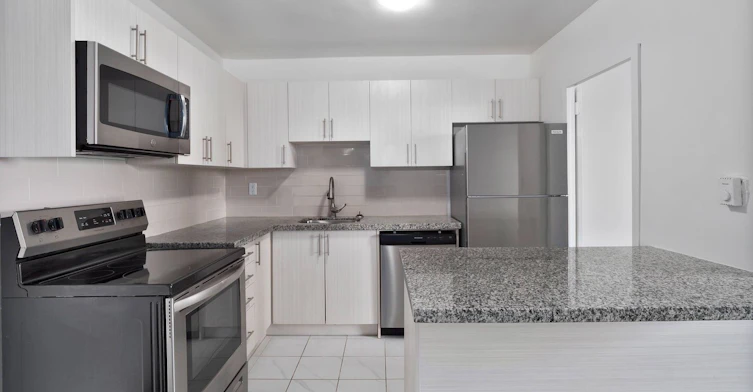 3250 Keele Street, Toronto, ON, M3M 3C5 - 2