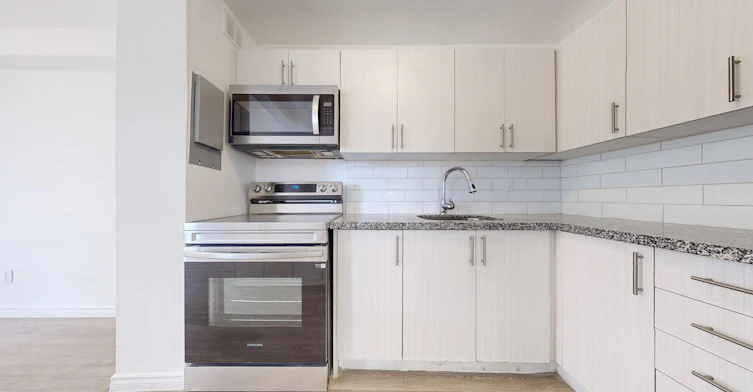221 Melvin Avenue, Hamilton, ON, L8H 2K1 - 2