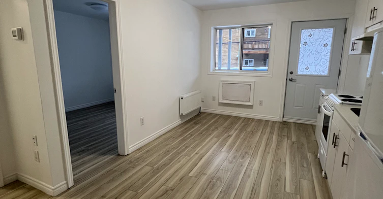 306-630 Cummings Avenue, Ottawa, ON, K1K 2L8 - 2