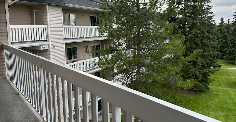 2911 109 Street, Edmonton, AB, T6J 5C9 - 2