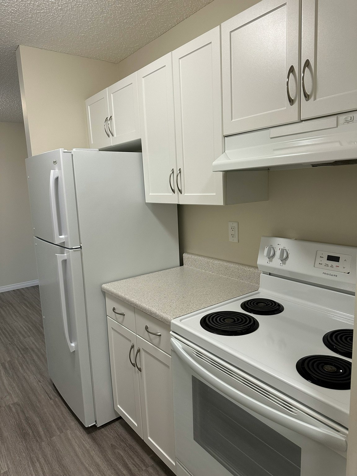 2911 109 Street, Edmonton, AB, T6J 5C9 - 4