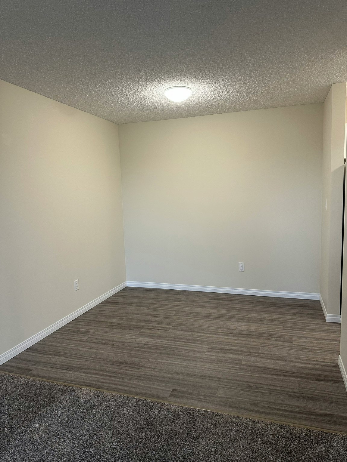 2911 109 Street, Edmonton, AB, T6J 5C9 - 8