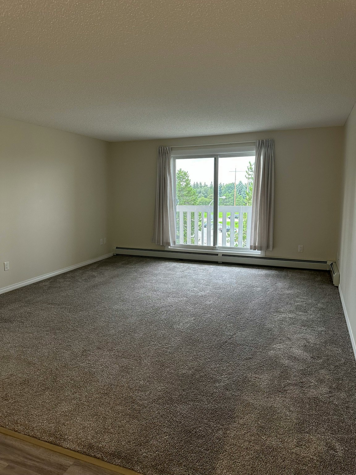 2911 109 Street, Edmonton, AB, T6J 5C9 - 9