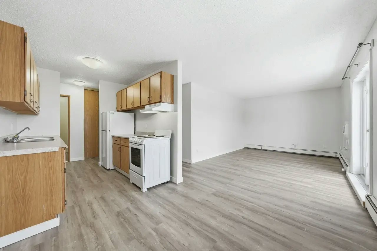 202-843 15th Avenue East, Prince Albert, SK, S6V 7S1 - 4