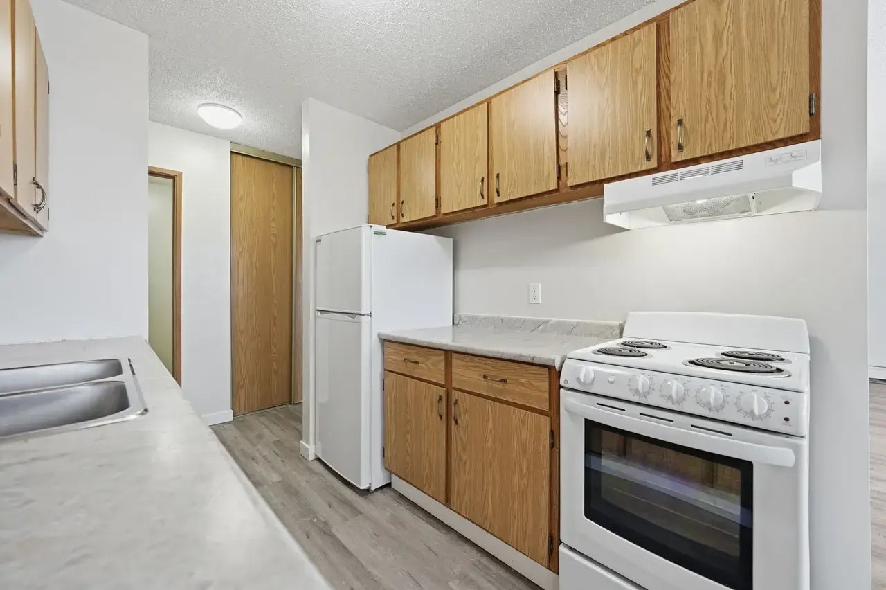 202-843 15th Avenue East, Prince Albert, SK, S6V 7S1 - 5