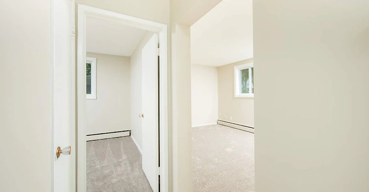 10515 70 Avenue, Edmonton, AB, T6H 2G1 - 10
