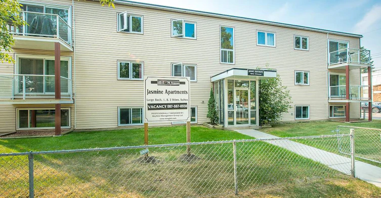 10515 70 Avenue, Edmonton, AB, T6H 2G1 - 2