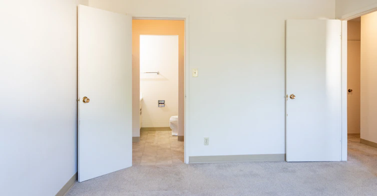 10630 42 Avenue, Edmonton, AB, T6J 2W6 - 10