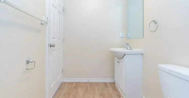 A102-633 28 Street W, Prince Albert, SK, S6V 6K5 - 37