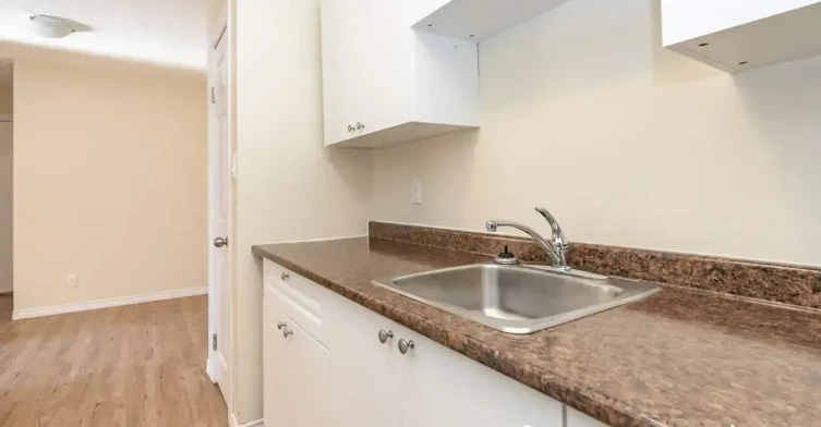 A102-633 28 Street W, Prince Albert, SK, S6V 6K5 - 35