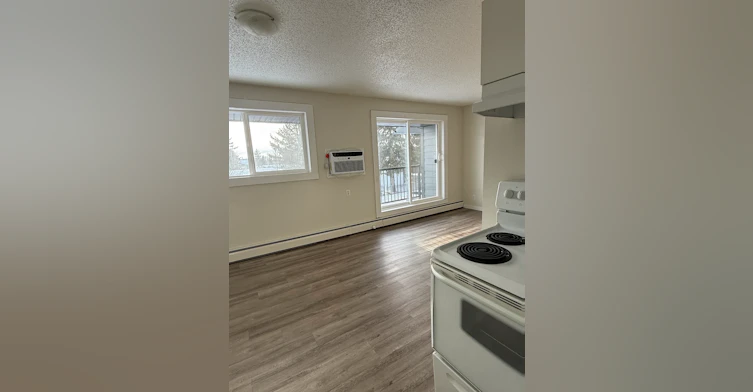 C101-633 28 Street W, Prince Albert, SK, S6V 6K5 - 54