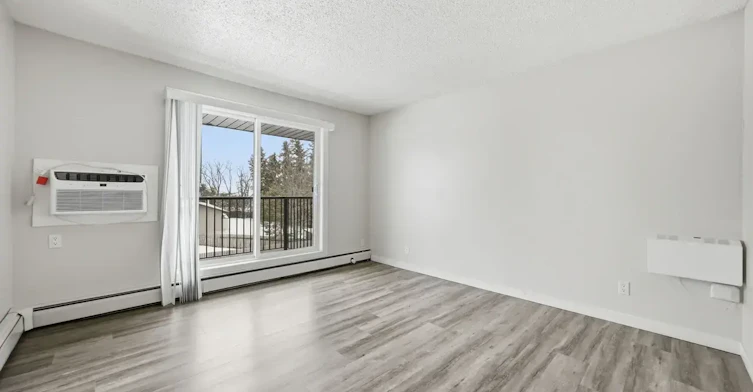 C101-633 28 Street W, Prince Albert, SK, S6V 6K5 - 8