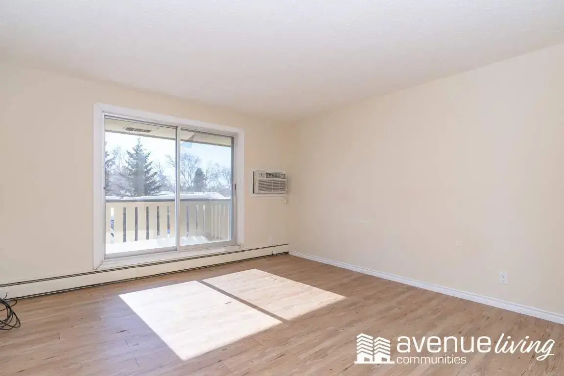 D201-633 28 Street W, Prince Albert, SK, S6V 6K5 - 34