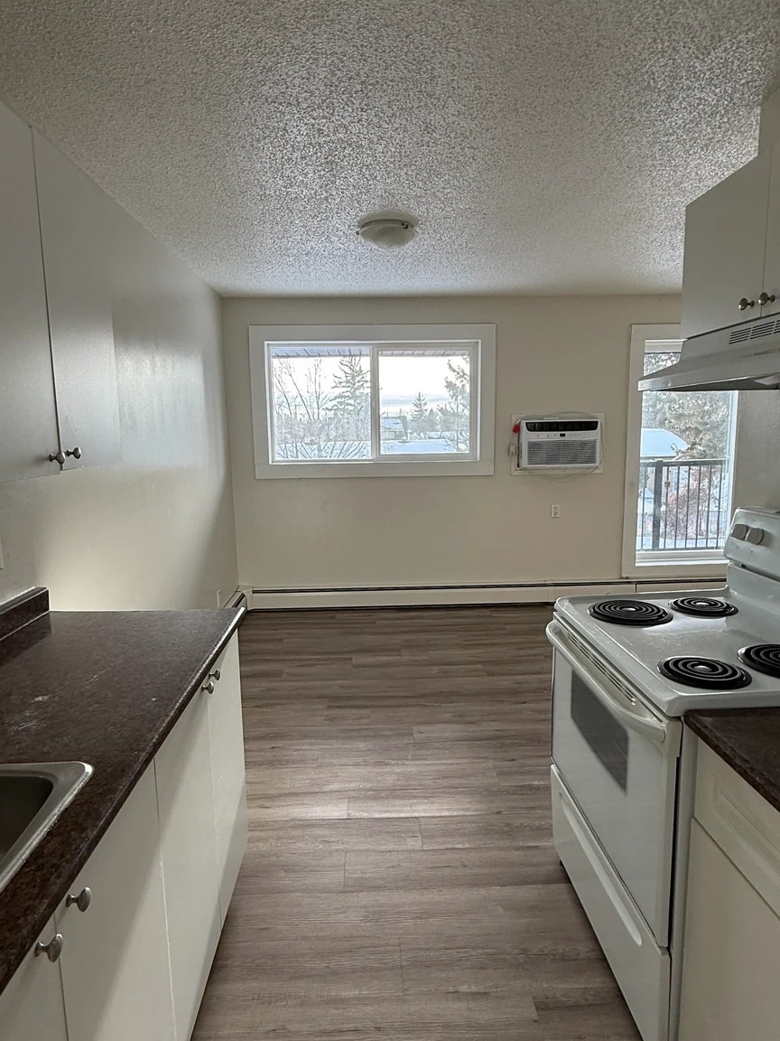 D201-633 28 Street W, Prince Albert, SK, S6V 6K5 - 53