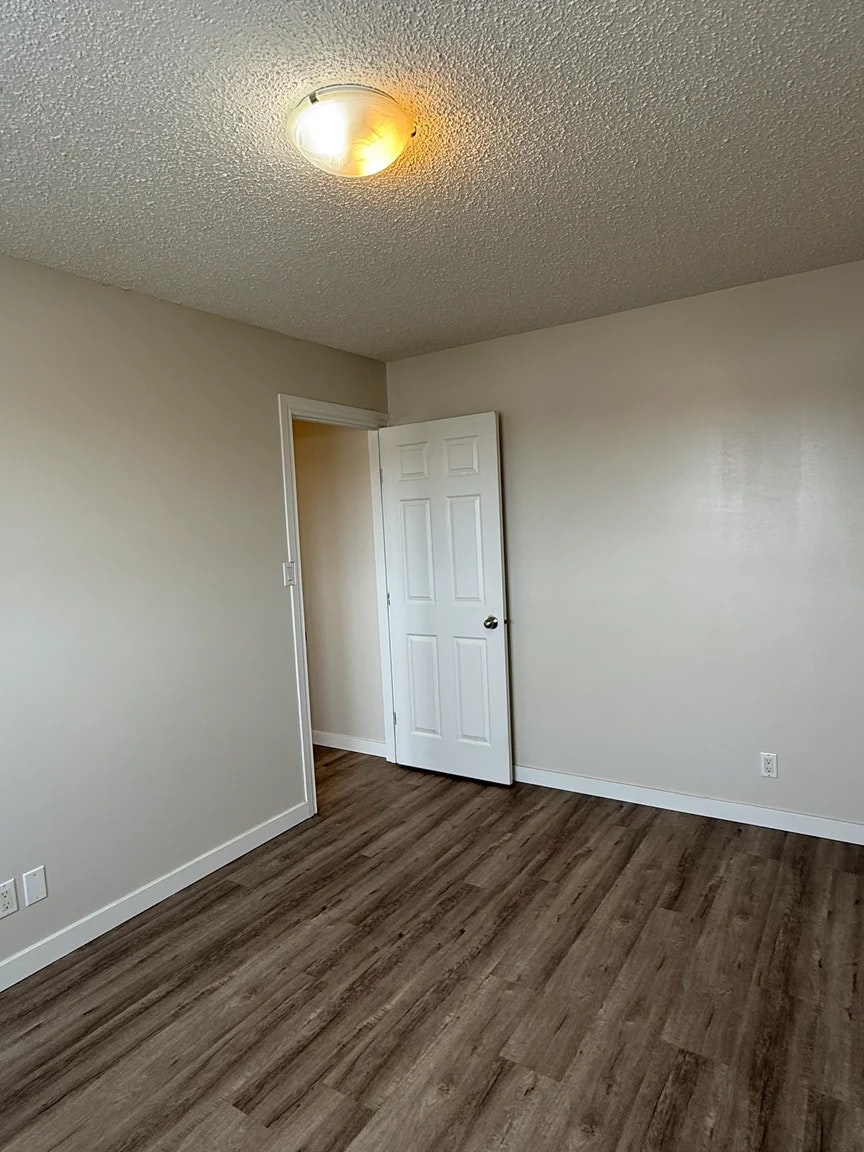 D201-633 28 Street W, Prince Albert, SK, S6V 6K5 - 56