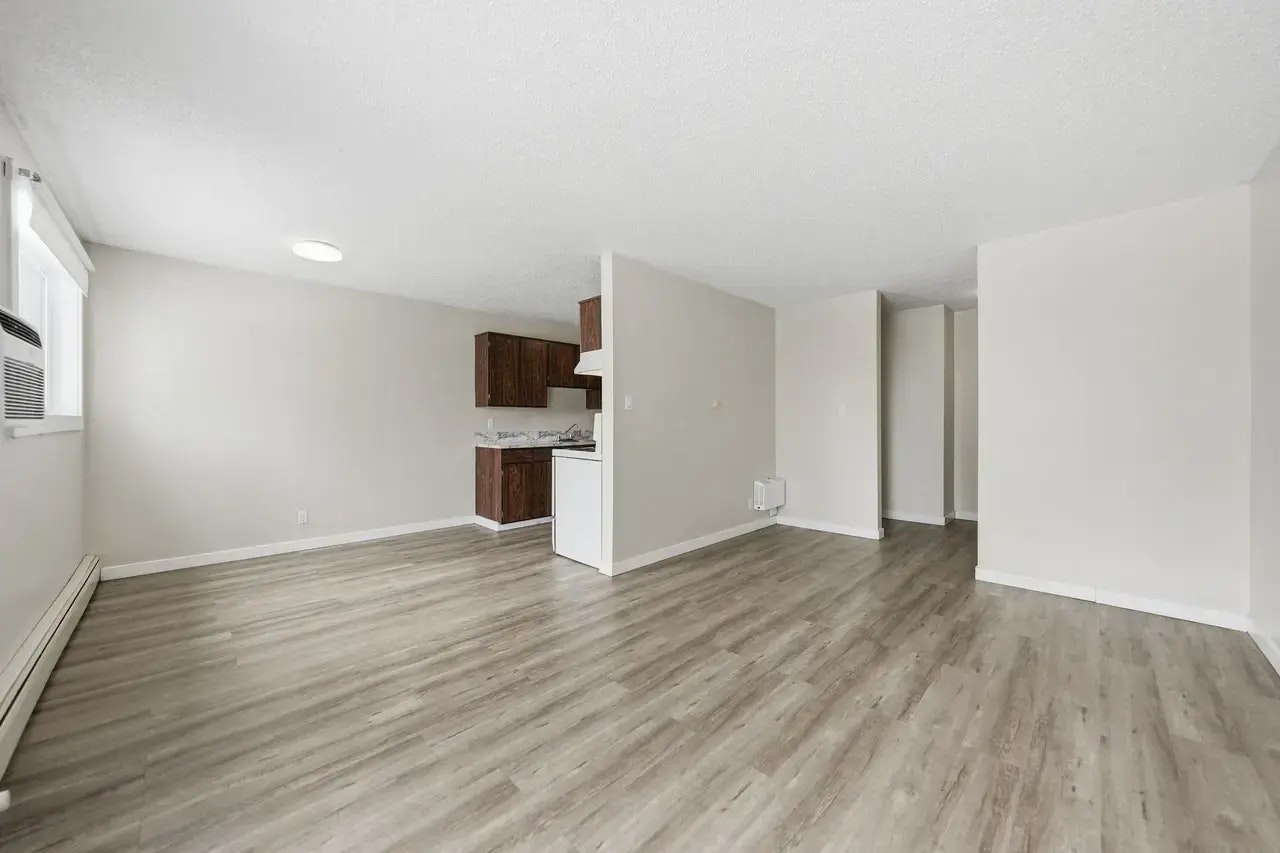 D201-633 28 Street W, Prince Albert, SK, S6V 6K5 - 25