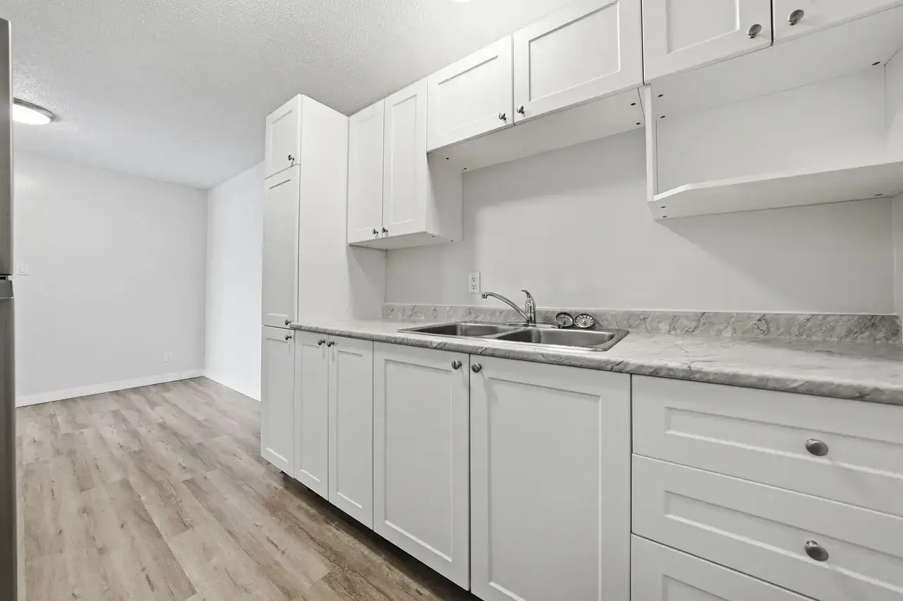 D201-633 28 Street W, Prince Albert, SK, S6V 6K5 - 4