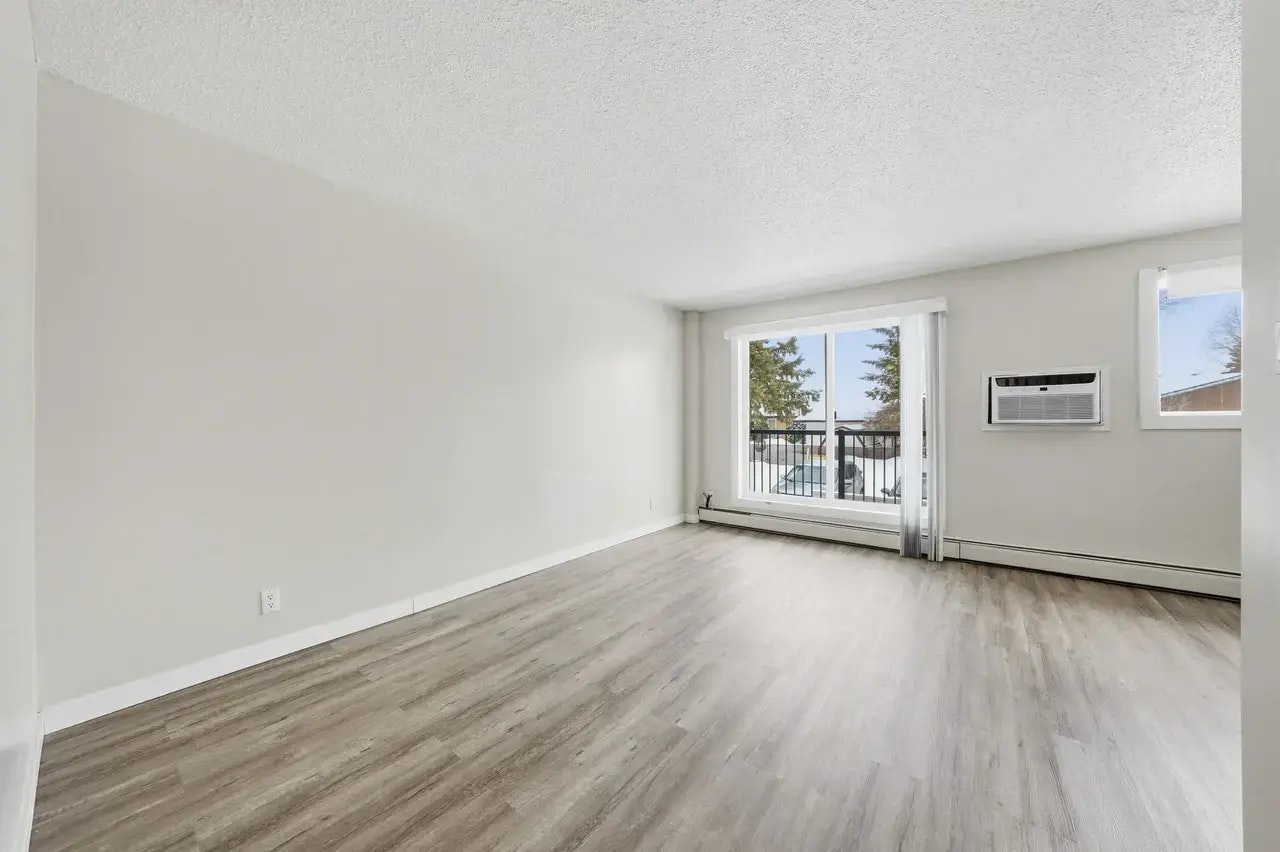 D201-633 28 Street W, Prince Albert, SK, S6V 6K5 - 27