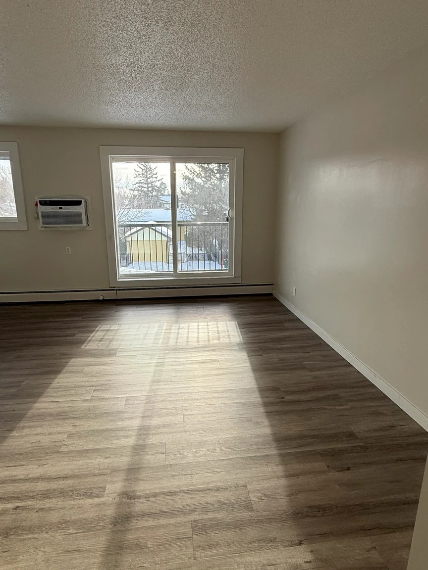 D201-633 28 Street W, Prince Albert, SK, S6V 6K5 - 50