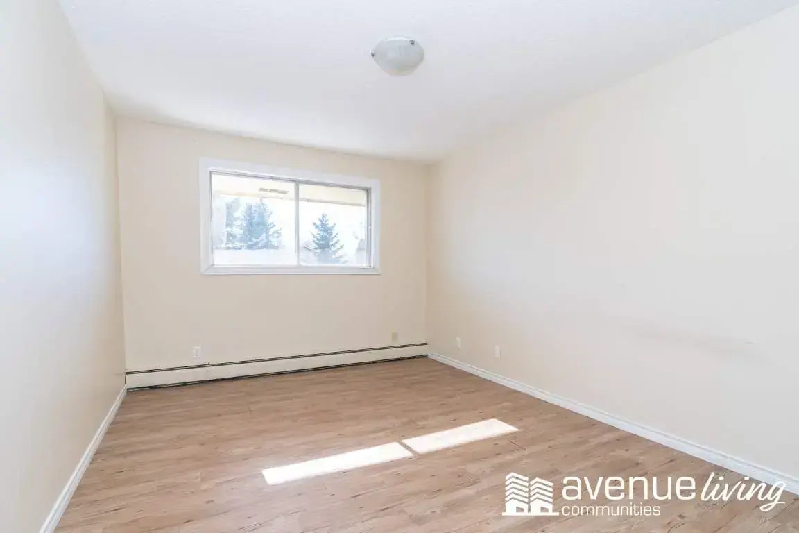 D201-633 28 Street W, Prince Albert, SK, S6V 6K5 - 38