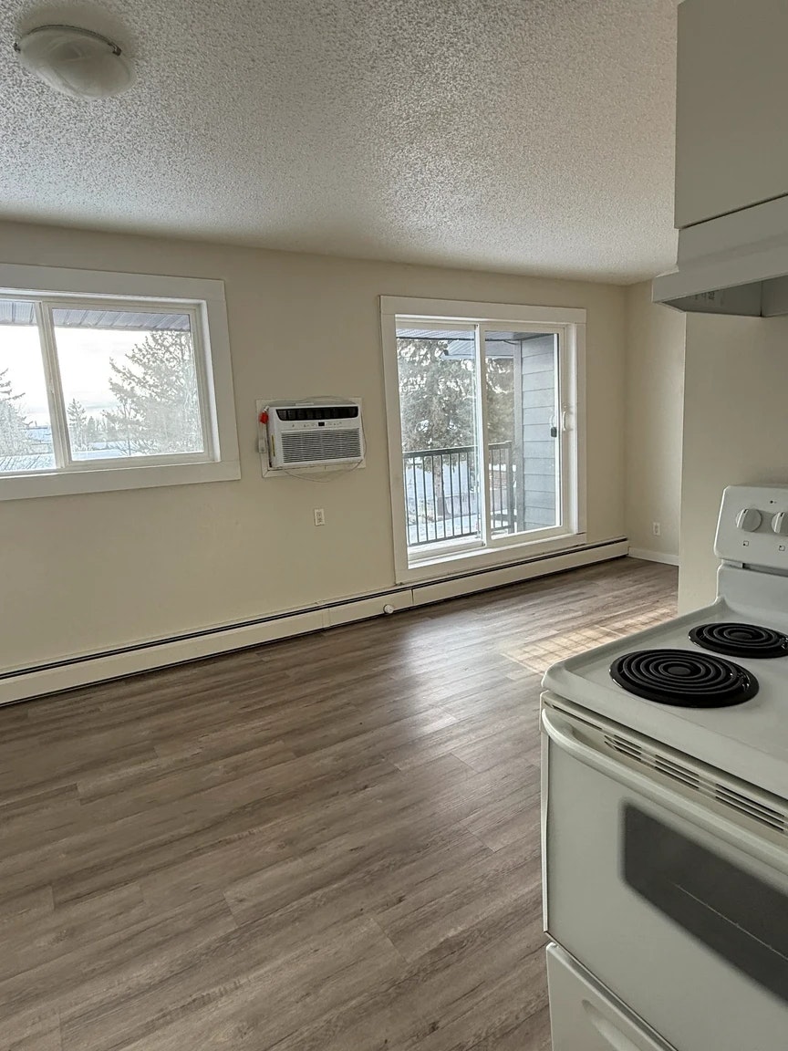 D201-633 28 Street W, Prince Albert, SK, S6V 6K5 - 54