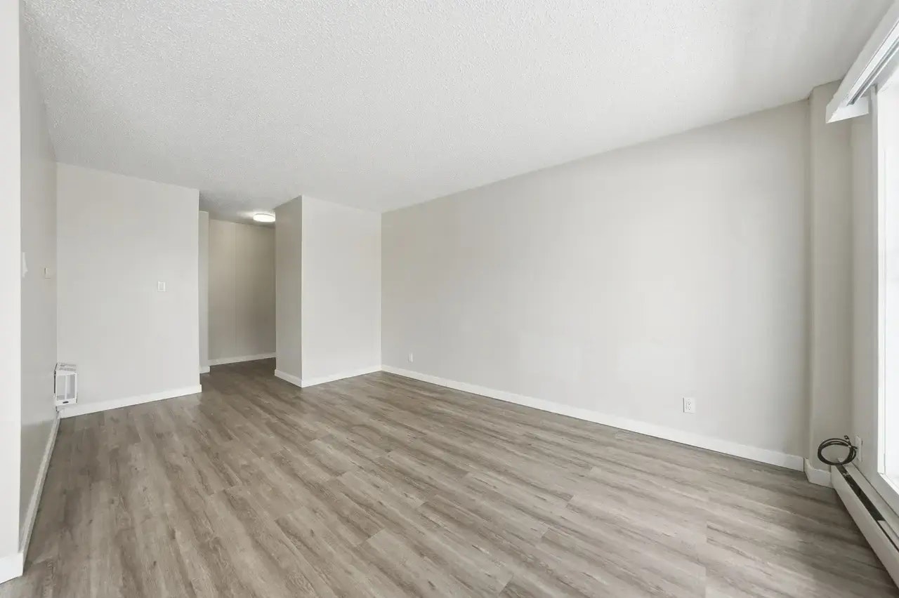 D201-633 28 Street W, Prince Albert, SK, S6V 6K5 - 28