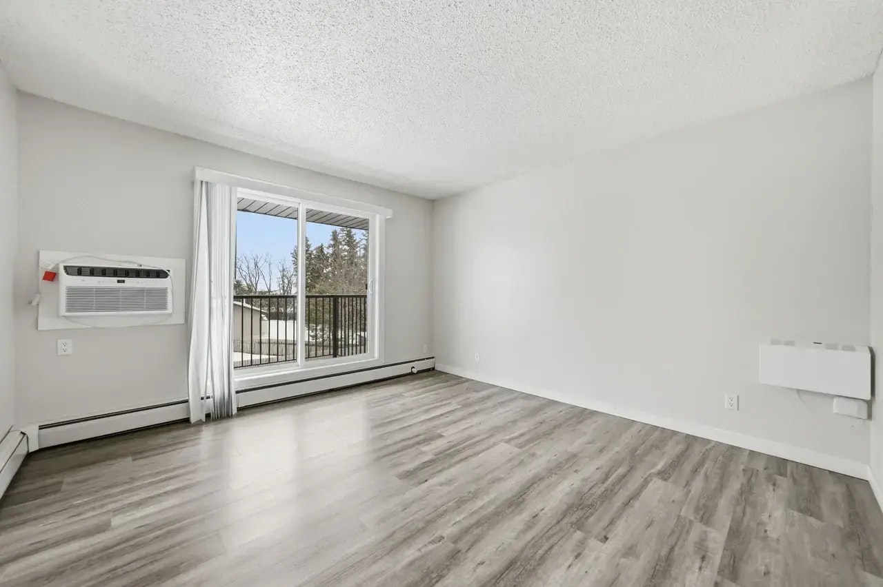 D201-633 28 Street W, Prince Albert, SK, S6V 6K5 - 8
