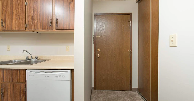 9132 149 Street, Edmonton, AB, T5R 1C2 - 5