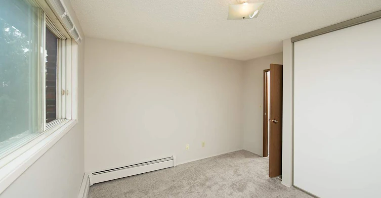 9132 149 Street, Edmonton, AB, T5R 1C2 - 9