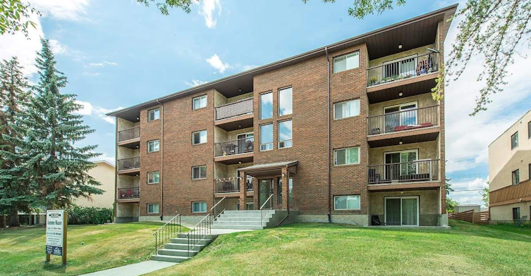9132 149 Street, Edmonton, AB, T5R 1C2
