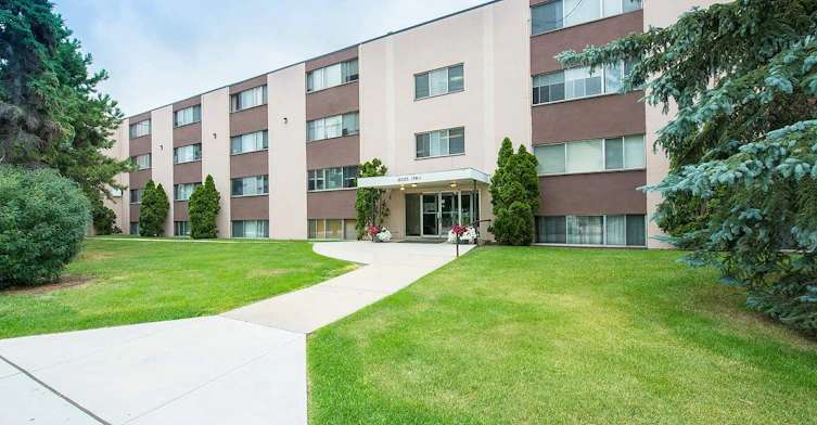 10525 156 Street, Edmonton, AB, T5P 2R8