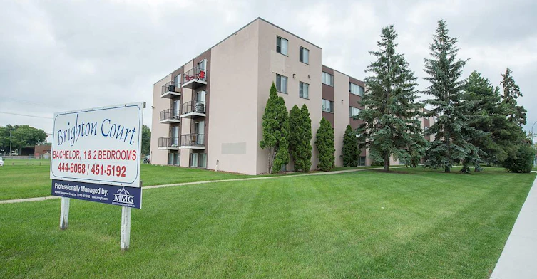 10525 156 Street, Edmonton, AB, T5P 2R8 - 9