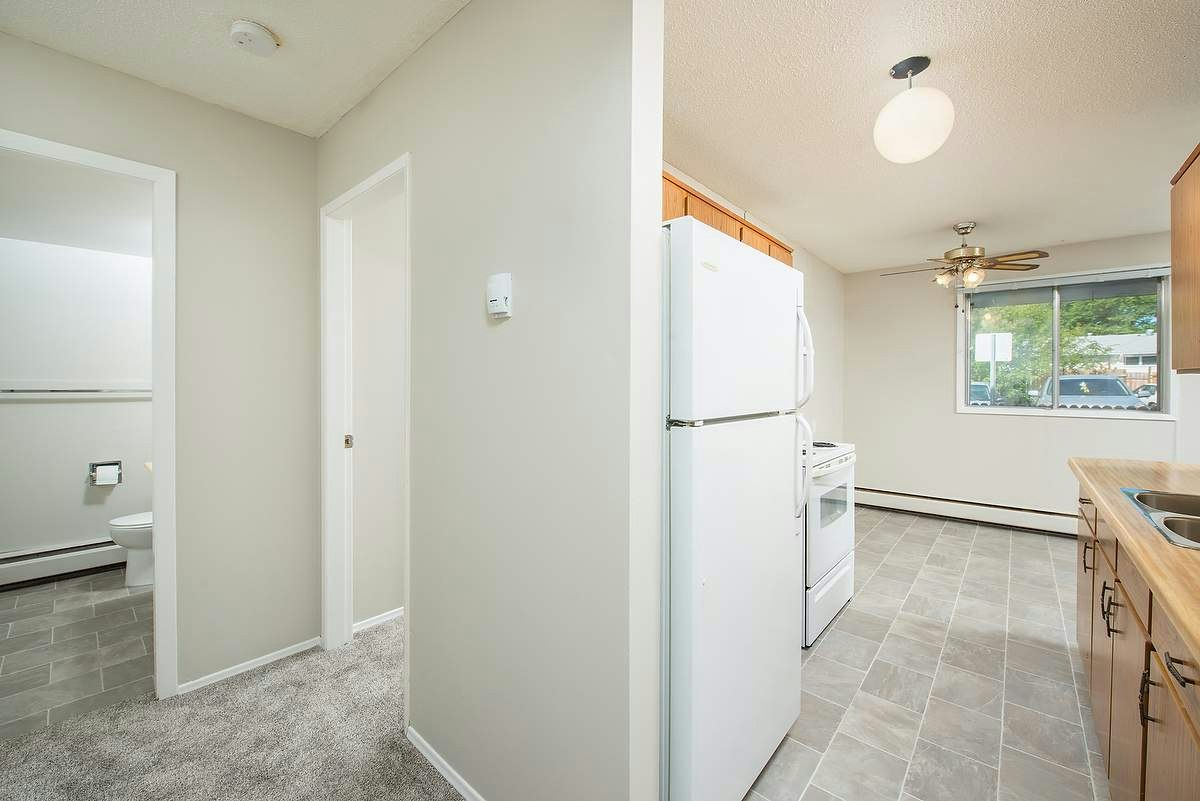 9720 149 Street, Edmonton, AB, T5P 1K2 - 2