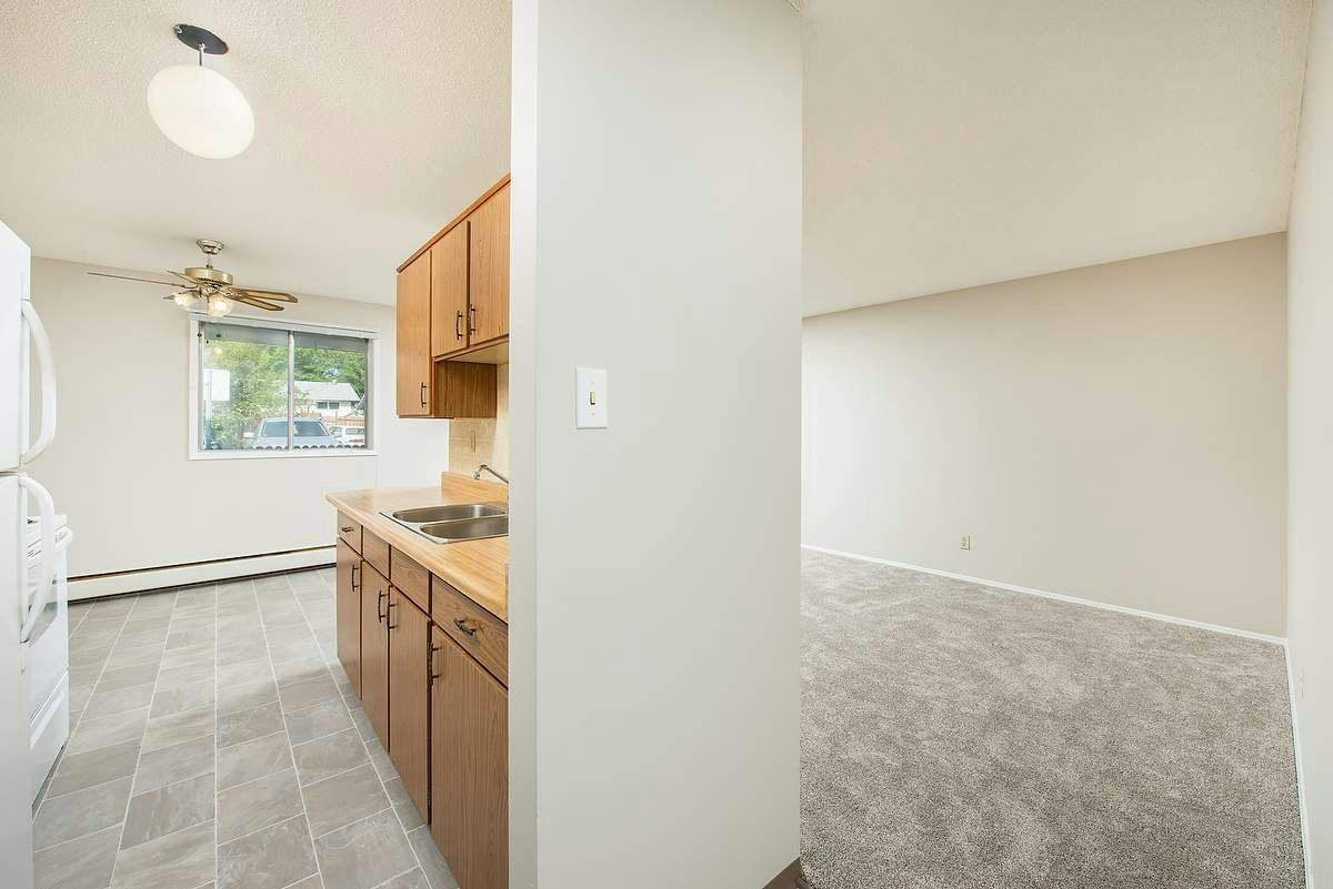 9720 149 Street, Edmonton, AB, T5P 1K2 - 3