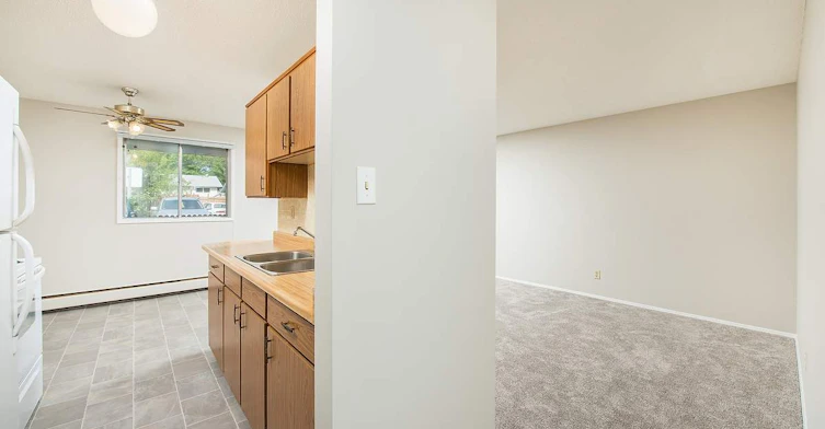 9720 149 Street, Edmonton, AB, T5P 1K2 - 3