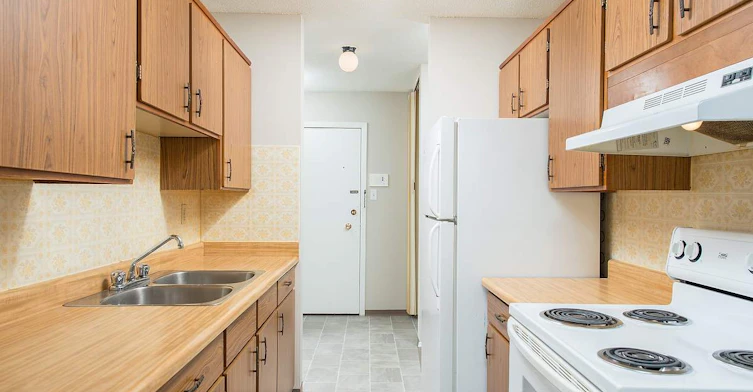 9720 149 Street, Edmonton, AB, T5P 1K2 - 4