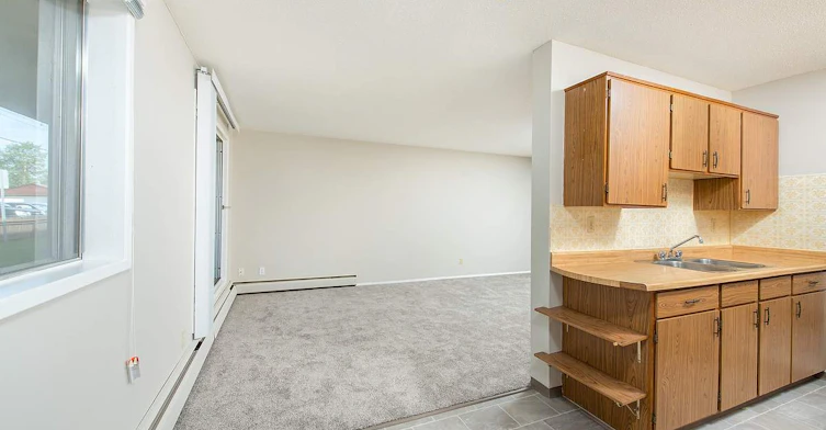 9720 149 Street, Edmonton, AB, T5P 1K2 - 5