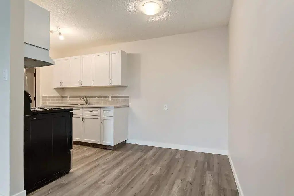 106-2327 Crestwood Drive SE, Medicine Hat, AB, T1B 1Z2 - 9