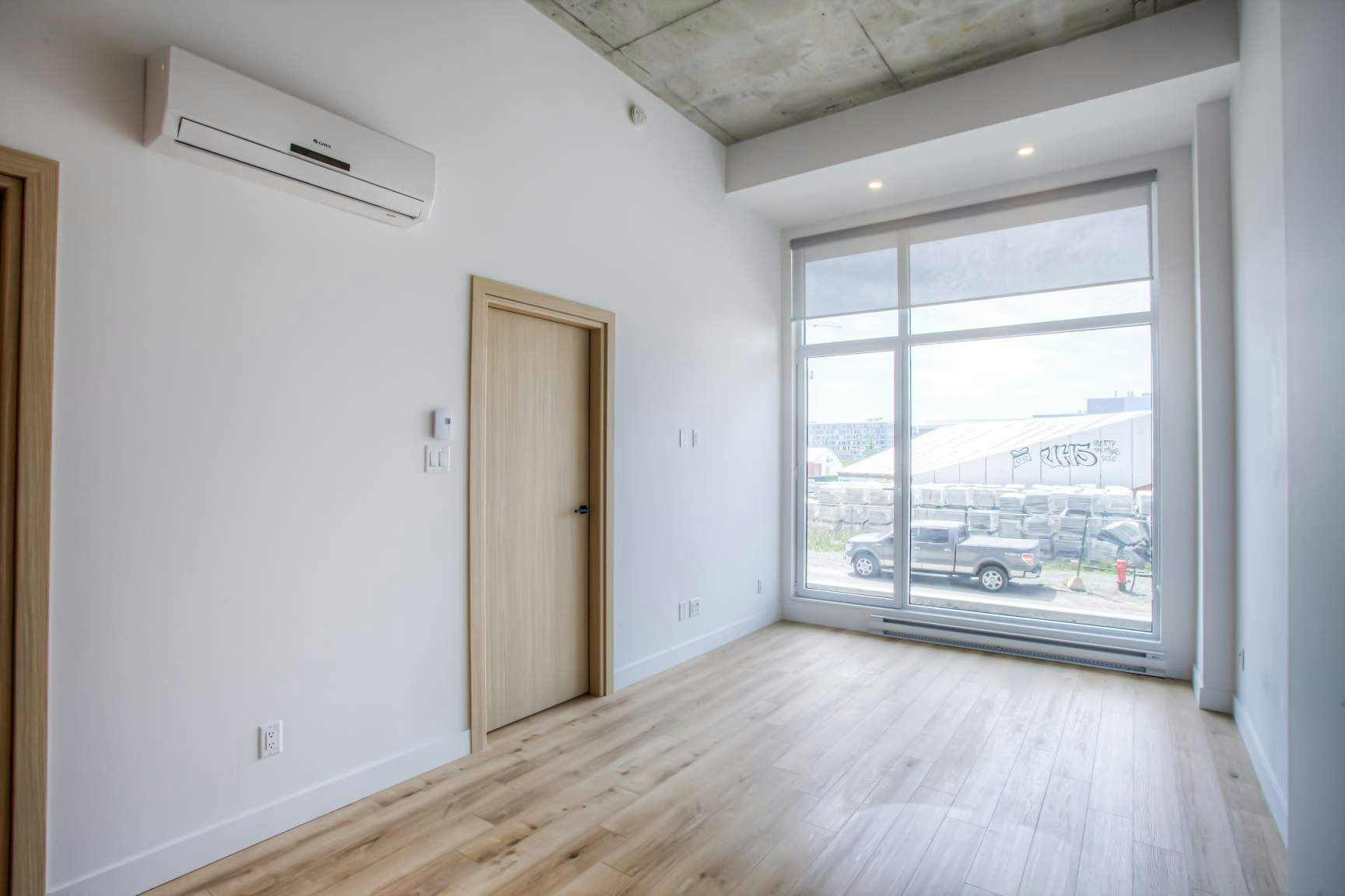 439 Thérèse Lavoie Roux Avenue, Montréal, QC, H2V 0B1 - 9