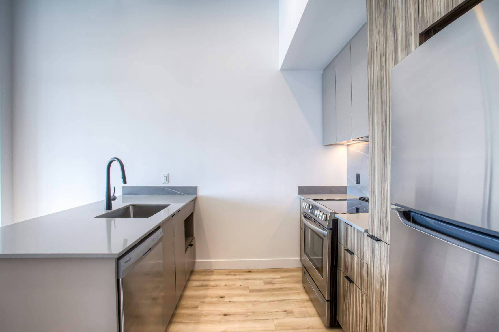 427-439 Thérèse Lavoie Roux Avenue, Montréal, QC, H2V 0B1 - 6