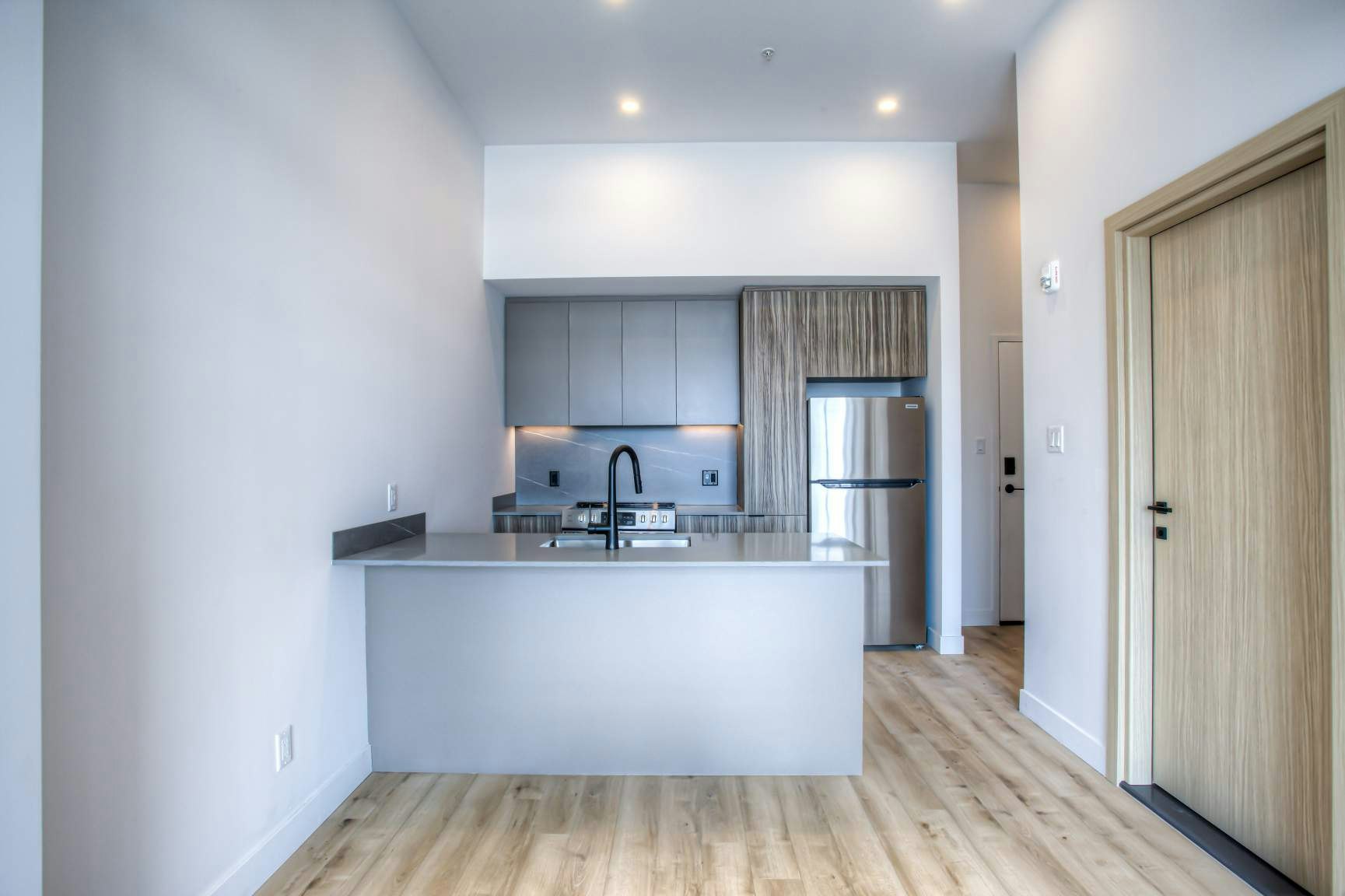 503-439 Thérèse Lavoie Roux Avenue, Montréal, QC, H2V 0B1 - 7