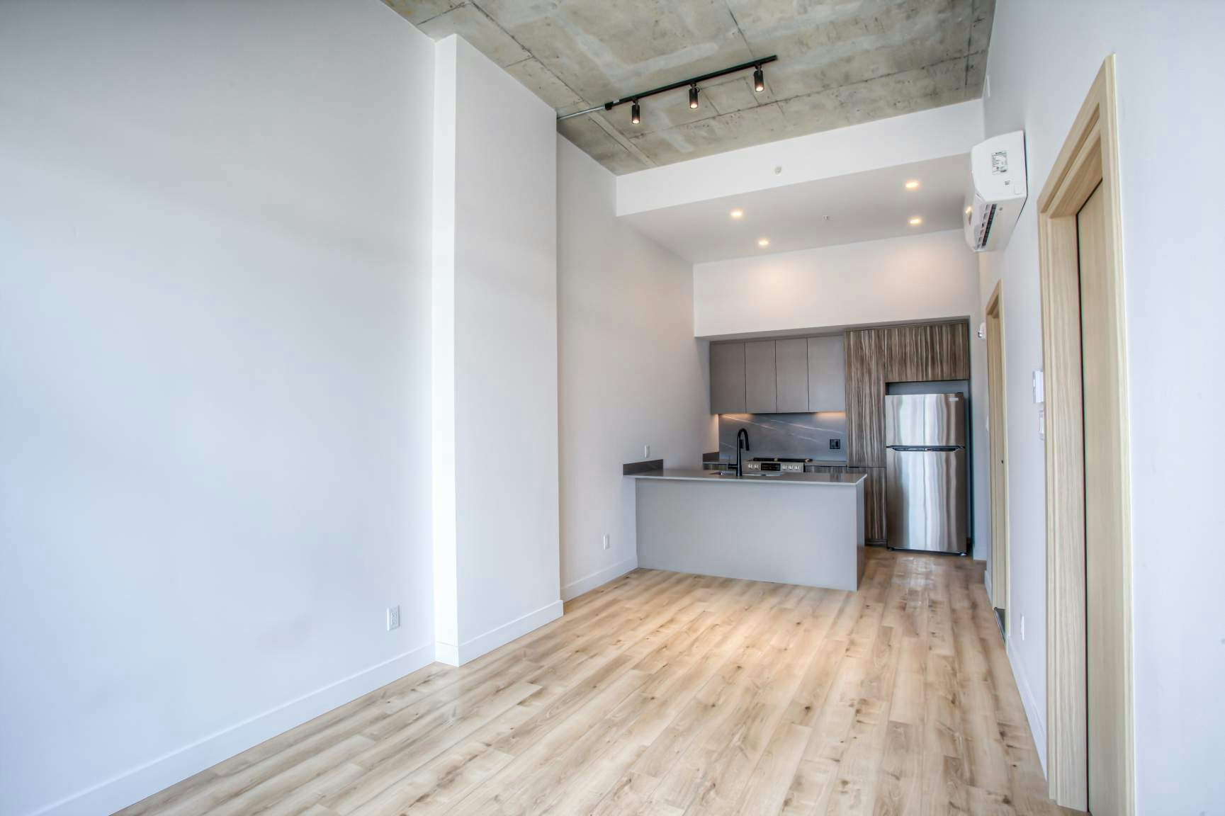 503-439 Thérèse Lavoie Roux Avenue, Montréal, QC, H2V 0B1 - 15