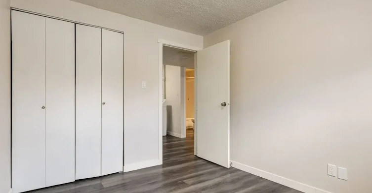11-5612 51 Avenue, Camrose, AB, T4V 0V9 - 16
