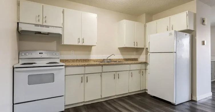 11-5612 51 Avenue, Camrose, AB, T4V 0V9