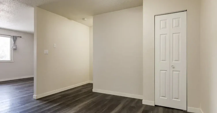 11-5612 51 Avenue, Camrose, AB, T4V 0V9 - 7