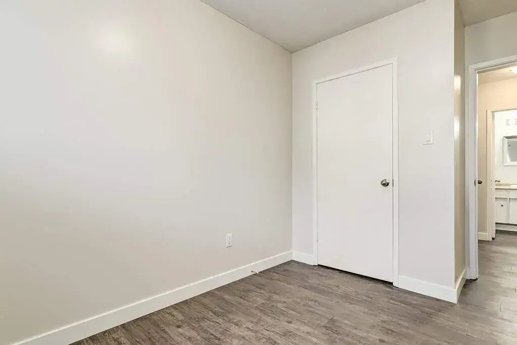 24-5909 47a Avenue, Camrose, AB, T4V 0H3 - 21
